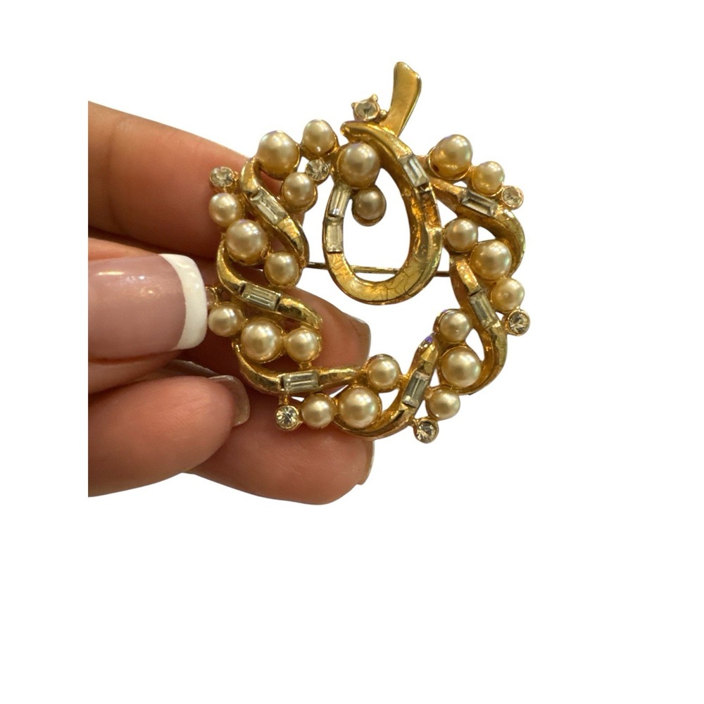 Gold Plated Faux Pearl Rhinestone Brooch Pin